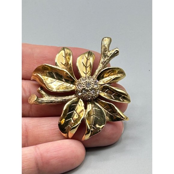 Vintage MONET Golden Flower Brooch Rhinestones Poinsettia Classic Pin Signed - Picture 6 of 7